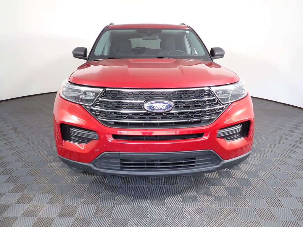 Used 2023 Ford Explorer XLT AWD/4WD image 9