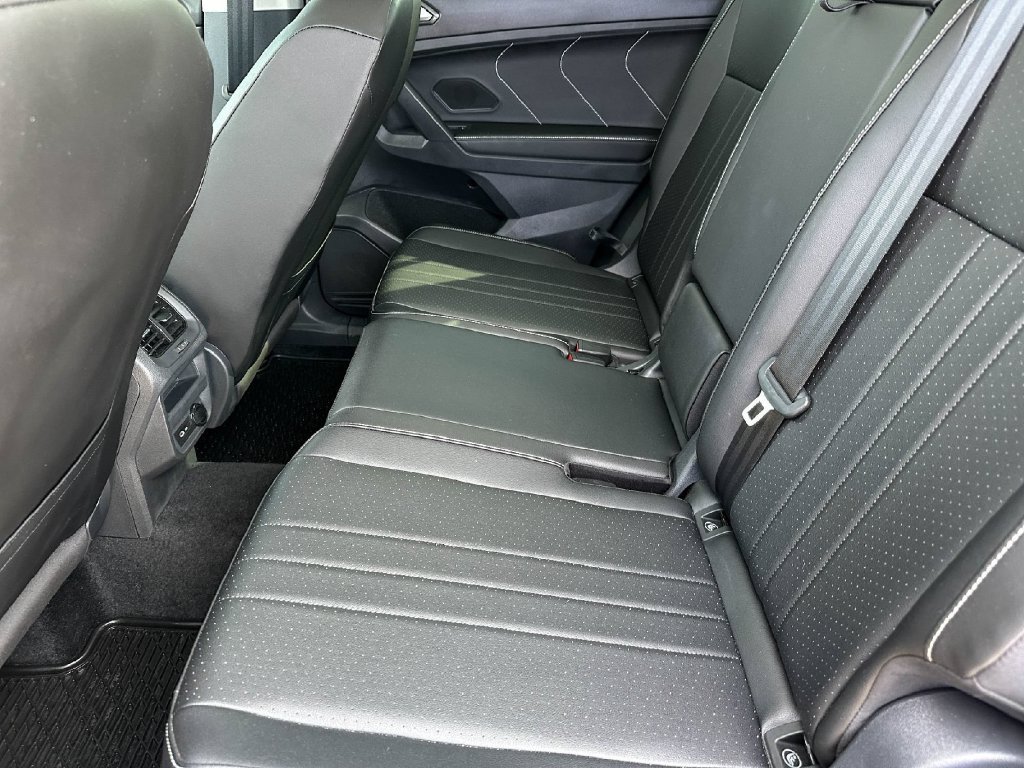 Used 2023 Volkswagen Tiguan SE FWD image 19