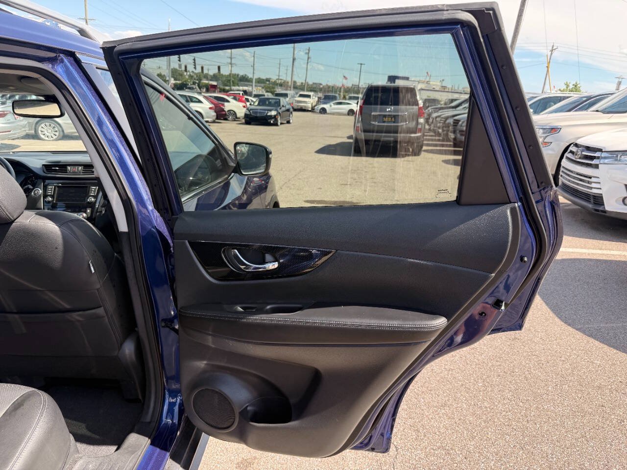 Used 2019 Nissan Rogue SL w/ Premium Package AWD/4WD image 22