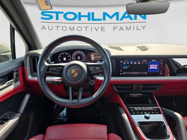 Used 2024 Porsche Cayenne AWD/4WD image 21