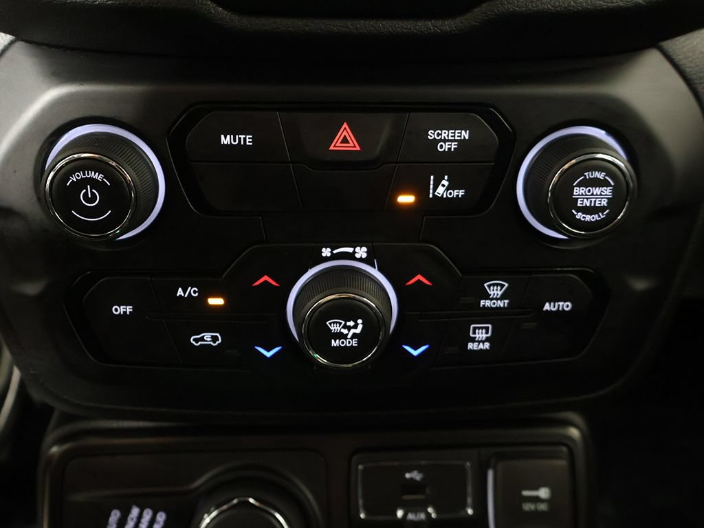 Used 2023 Jeep Renegade Latitude AWD/4WD image 47