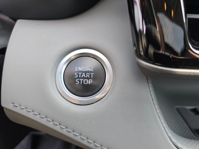 Used 2021 Toyota Highlander XLE image 36