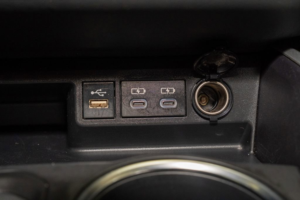 Used 2023 Toyota Highlander L image 17