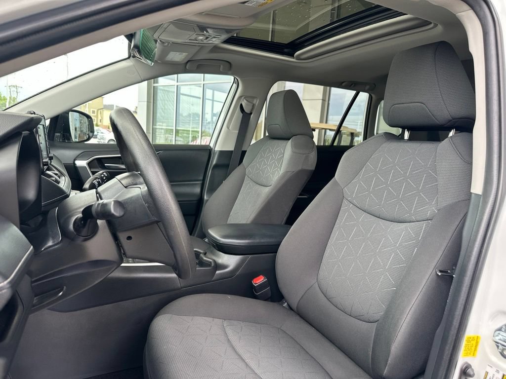 Certified 2021 Toyota RAV4 XLE w/ Convenience Package AWD/4WD image 8