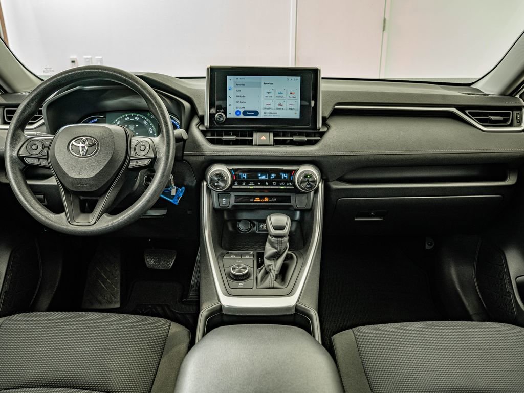 Used 2025 Toyota RAV4 LE AWD/4WD image 27