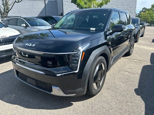 Certified 2024 Kia EV9 Light Long Range RWD image 8