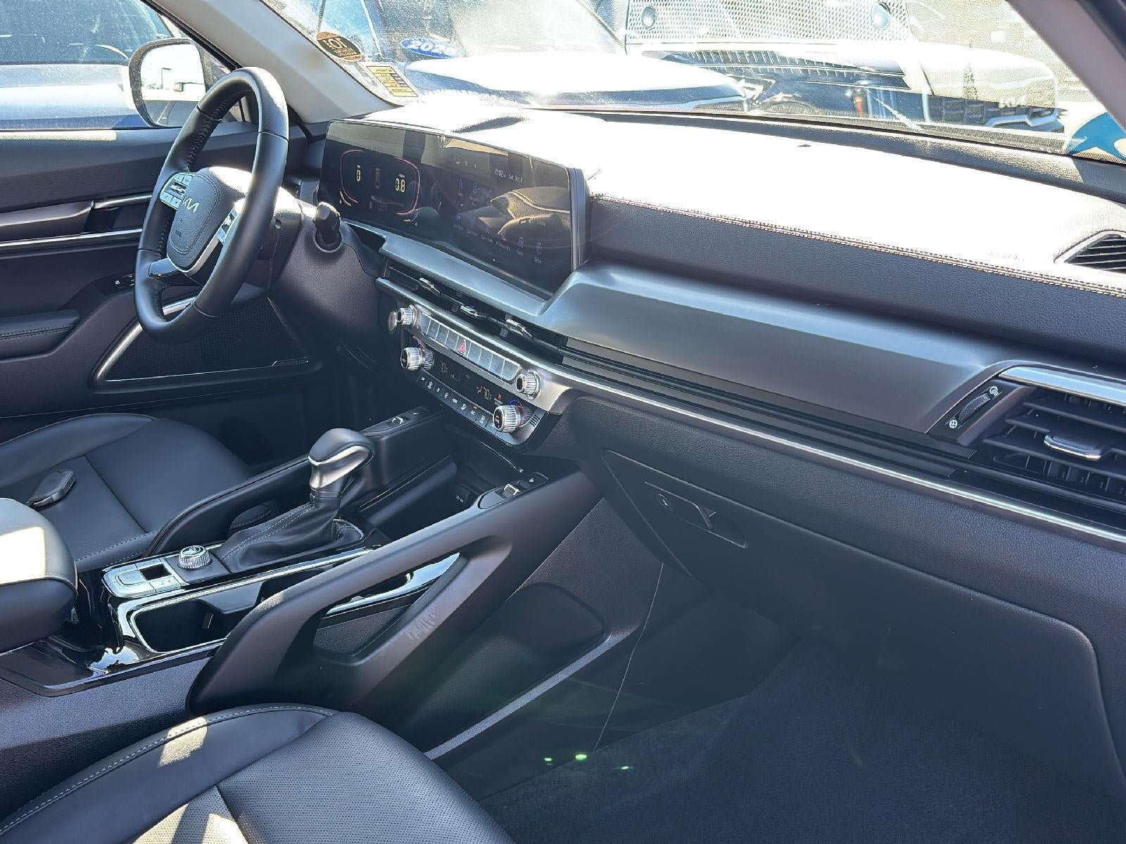 Certified 2025 Kia Telluride S FWD image 26
