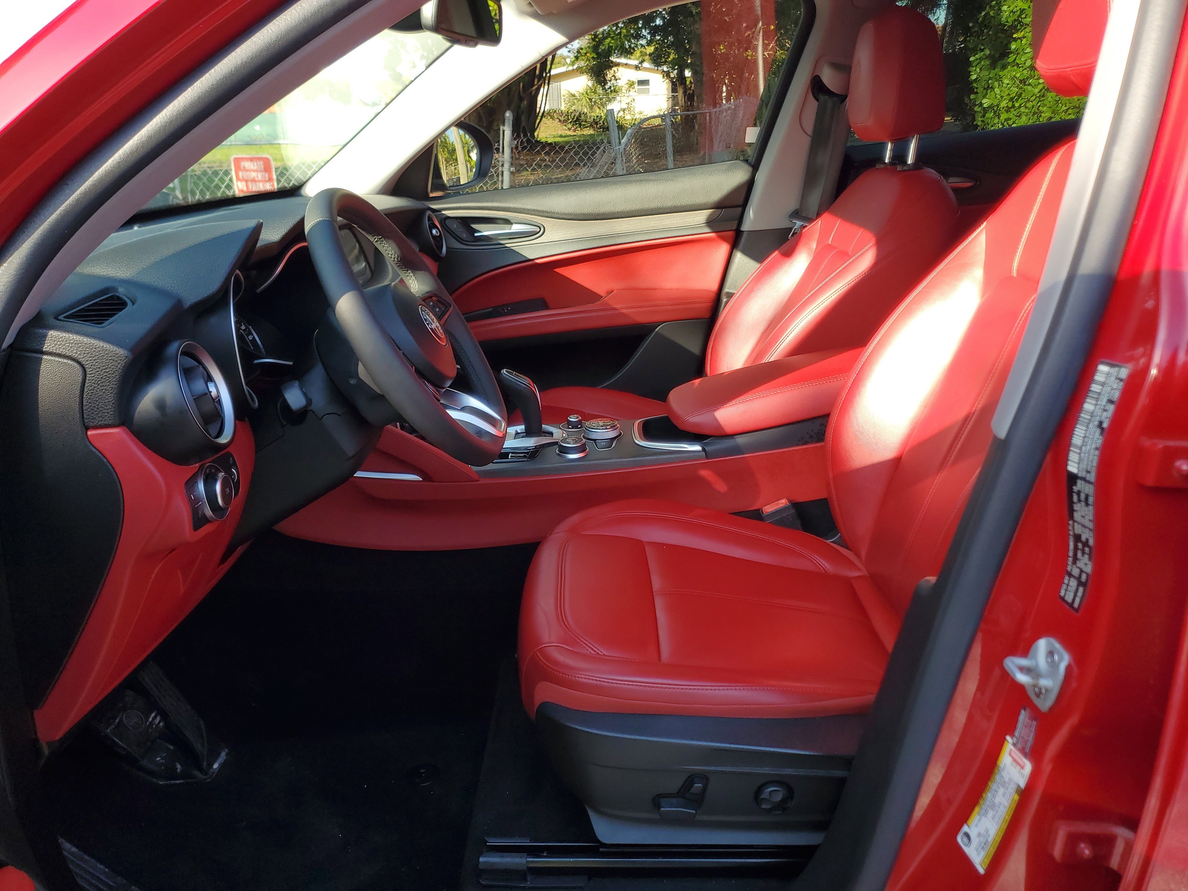 Used 2021 Alfa Romeo Stelvio Ti w/ Nero Edizione image 17