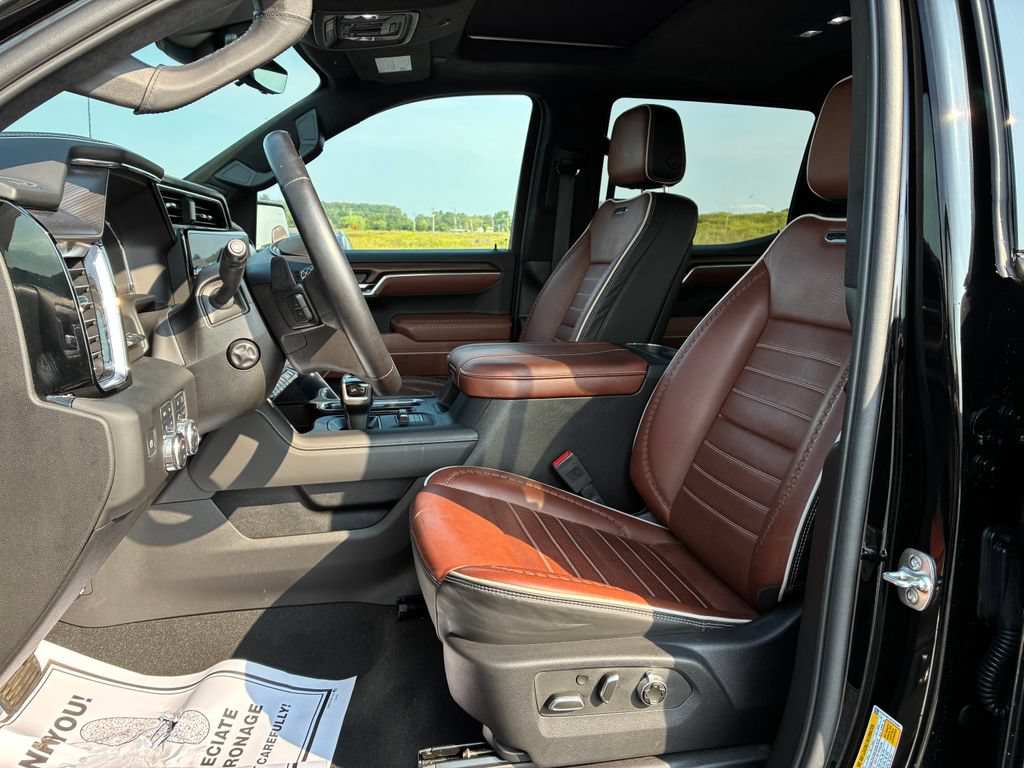 Used 2025 GMC Sierra 1500 Denali Ultimate AWD/4WD image 8