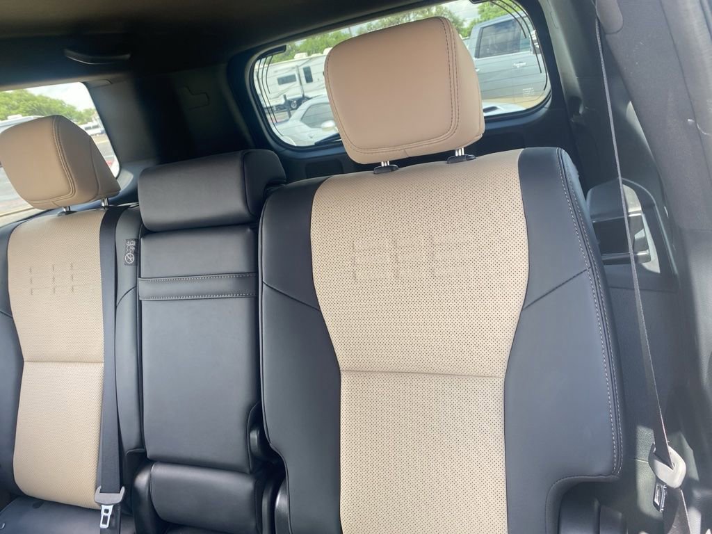 Used 2024 Lexus GX 550 AWD/4WD image 11