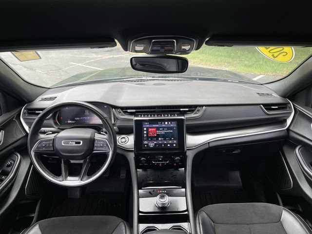 Used 2022 Jeep Grand Cherokee Altitude AWD/4WD image 20
