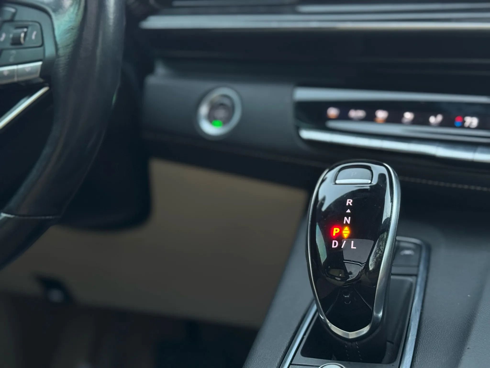 Used 2021 Cadillac Escalade ESV Premium Luxury image 28