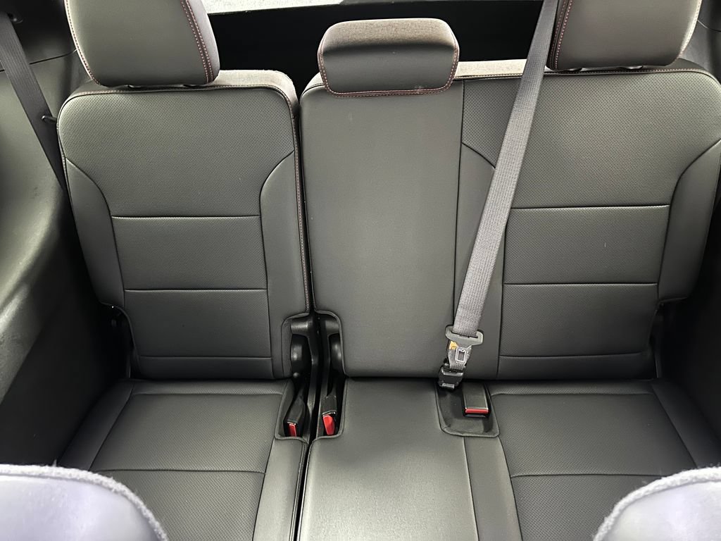Used 2025 Chevrolet Traverse Z71 w/ LPO, Floor Liner Package AWD/4WD image 29