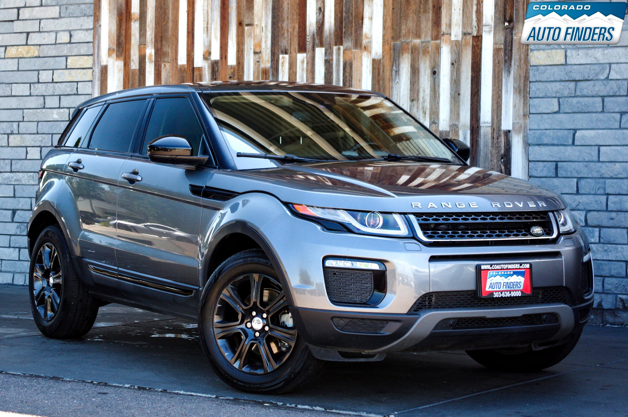 Used 2016 Land Rover Range Rover Evoque SE Premium image 9