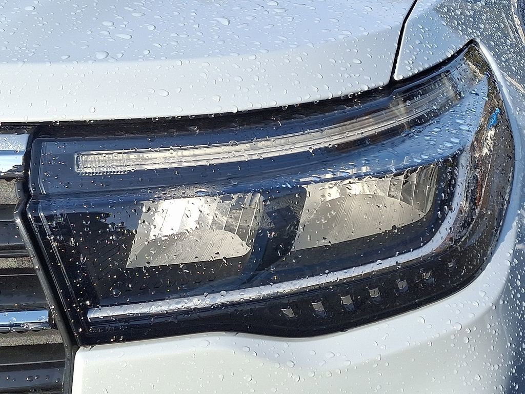 Used 2025 Ford Explorer Active image 10