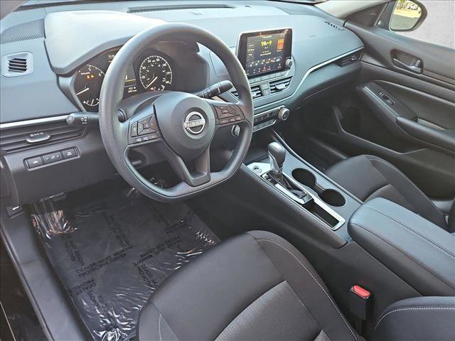 Used 2025 Nissan Altima 2.5 S image 10
