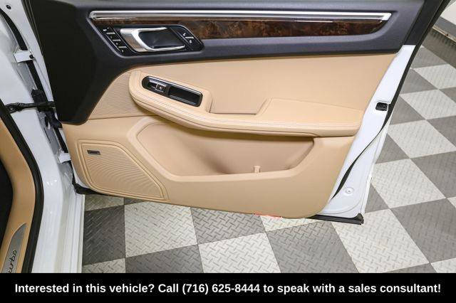 Used 2018 Porsche Macan Turbo image 21