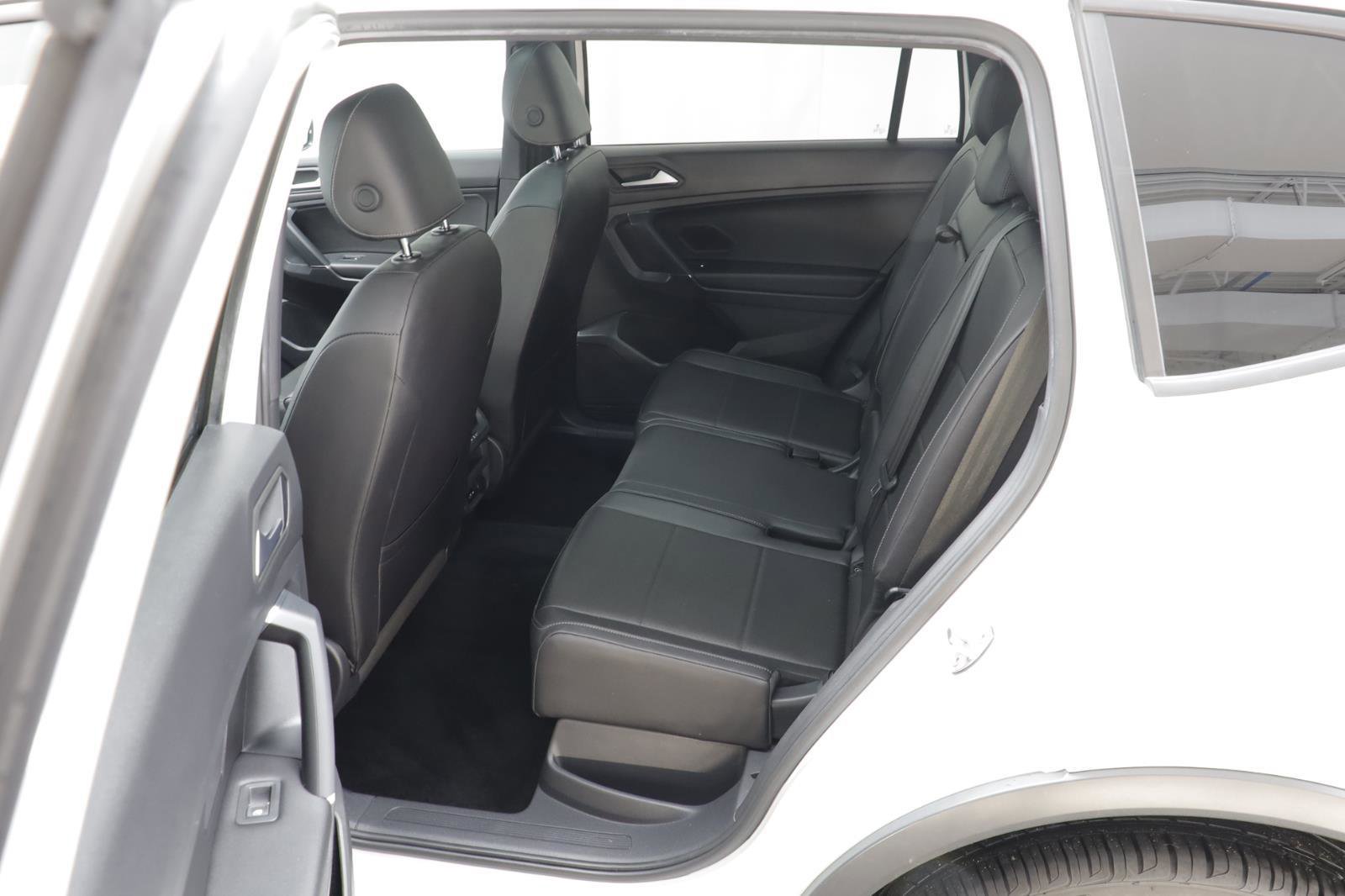 Used 2020 Volkswagen Tiguan SE R-Line image 14