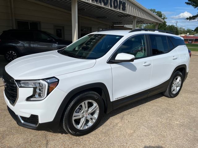 Used 2023 GMC Terrain SLE w/ Driver Convenience Package image 4