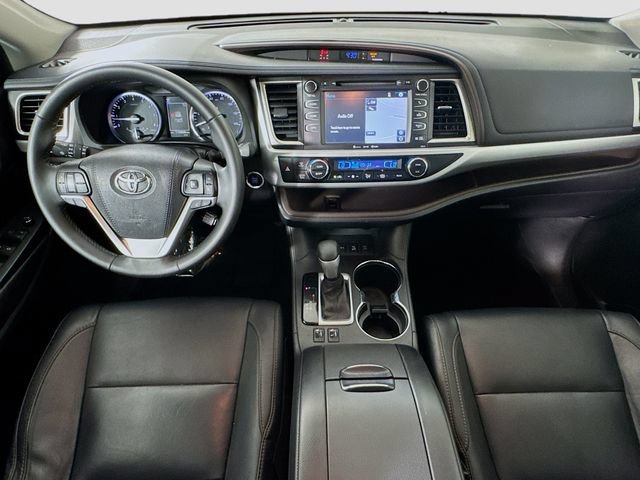 Used 2017 Toyota Highlander XLE w/ Carpet Mat Package AWD/4WD image 24