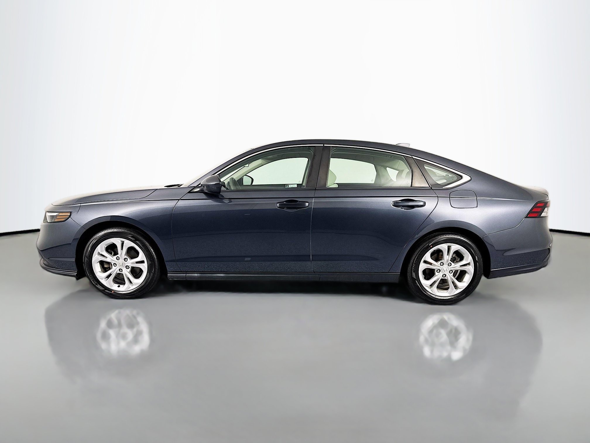 Certified 2023 Honda Accord LX image 8