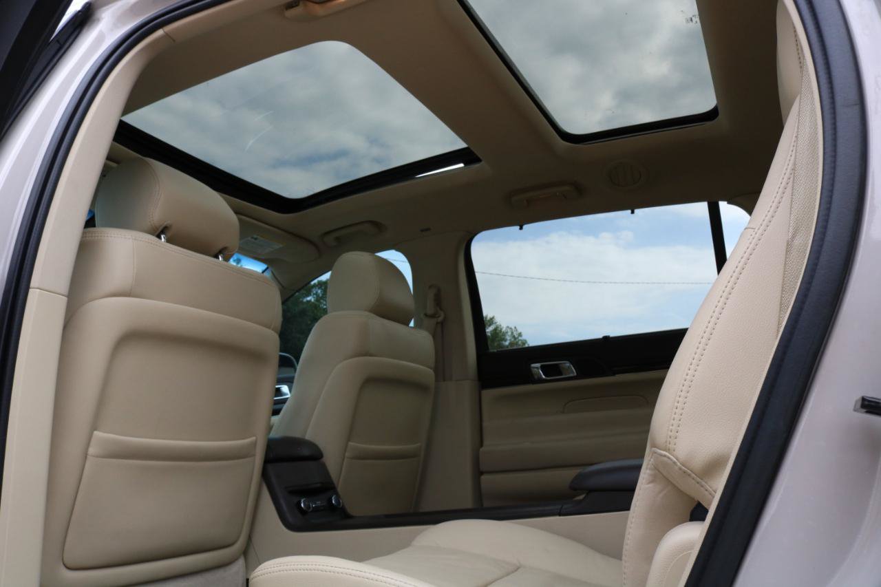 Used 2019 Lincoln MKT AWD image 41