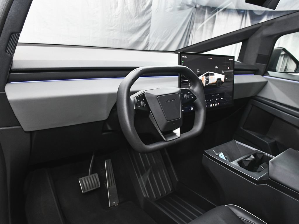 Used 2025 Tesla Cybertruck AWD Crew Cab image 28