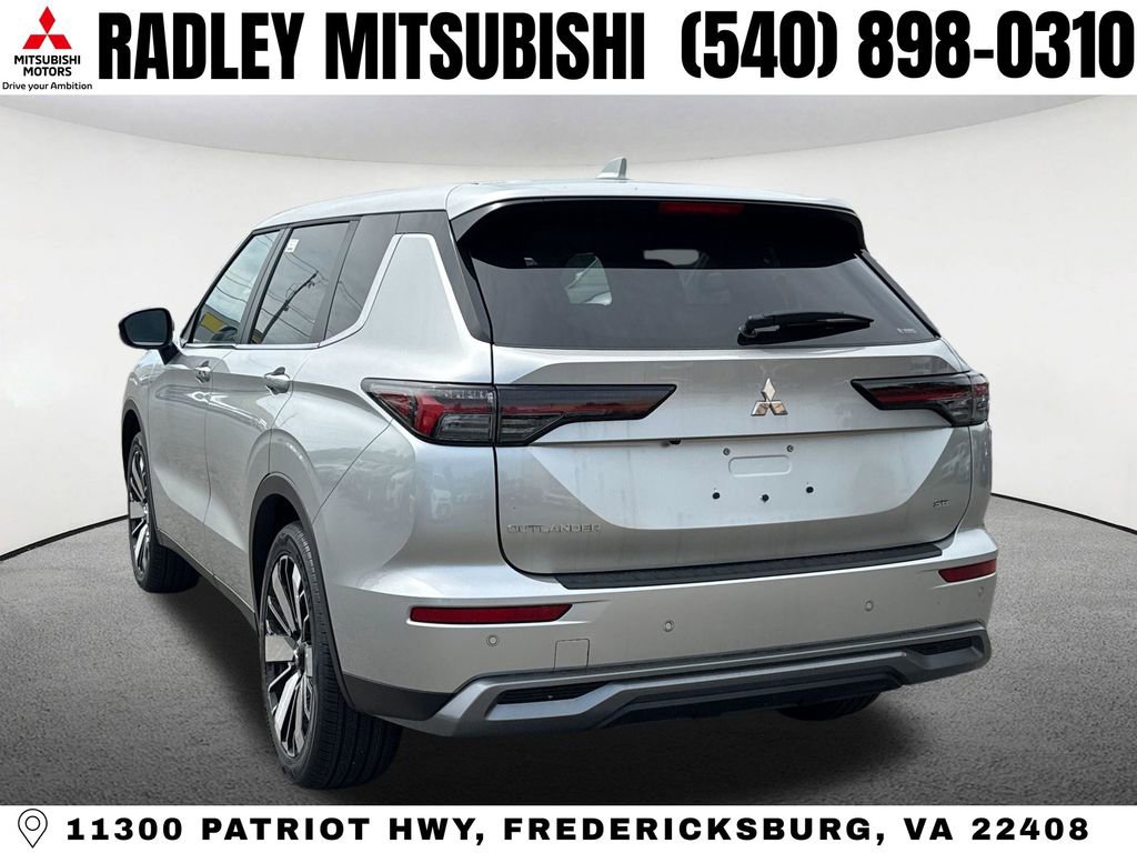 New 2026 Mitsubishi Outlander SE image 3