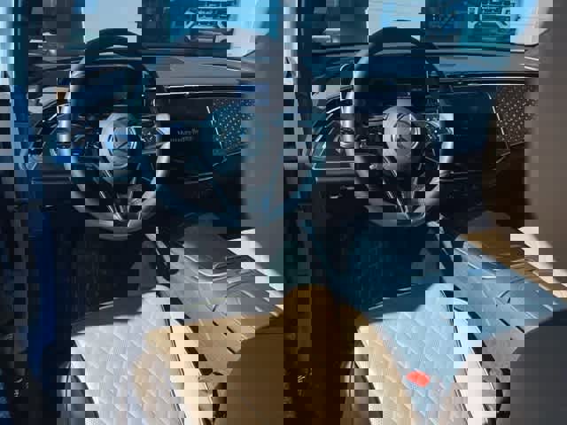 Used 2025 Mercedes-Benz E 350 4MATIC Sedan image 8