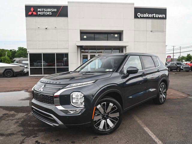 New 2025 Mitsubishi Outlander SE image 1