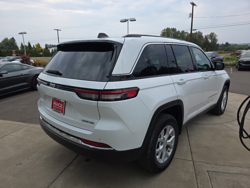 Used 2023 Jeep Grand Cherokee Limited image 7