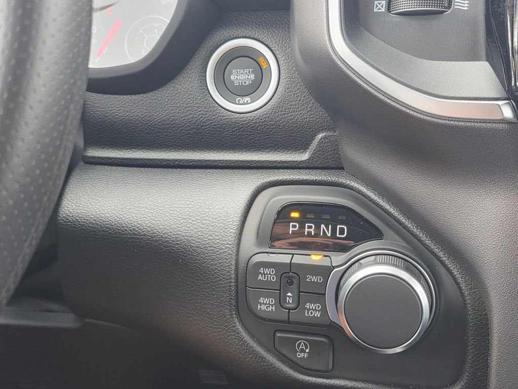 New 2026 RAM 1500 4x4 Crew Cab image 19