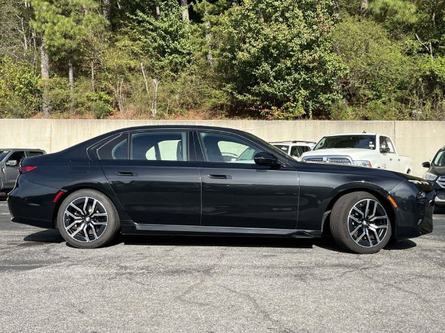 Used 2026 BMW 740i RWD image 2