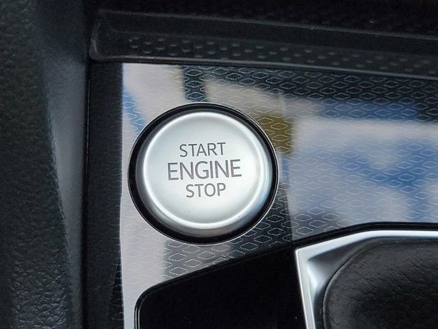 New 2025 Volkswagen Taos SE image 35