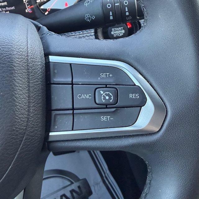Used 2024 Jeep Compass Latitude AWD/4WD image 17
