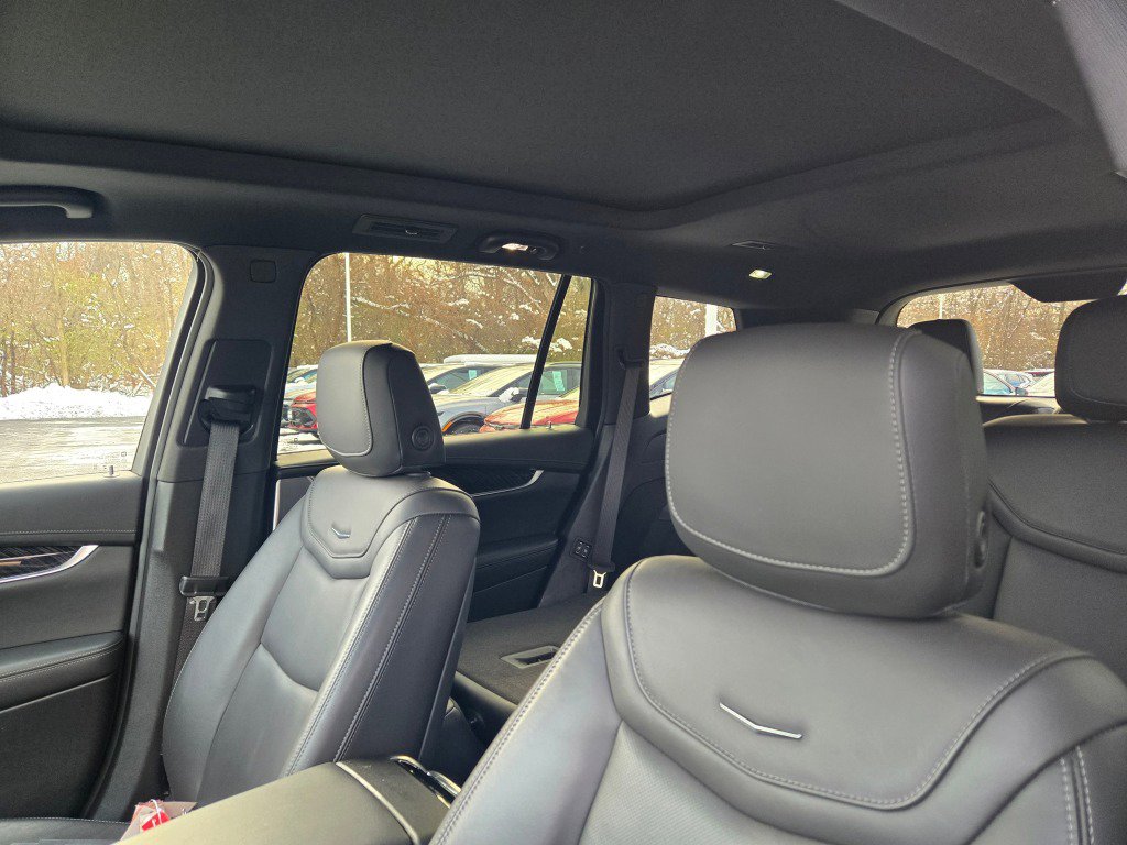 Certified 2025 Cadillac XT6 Premium Luxury FWD image 26
