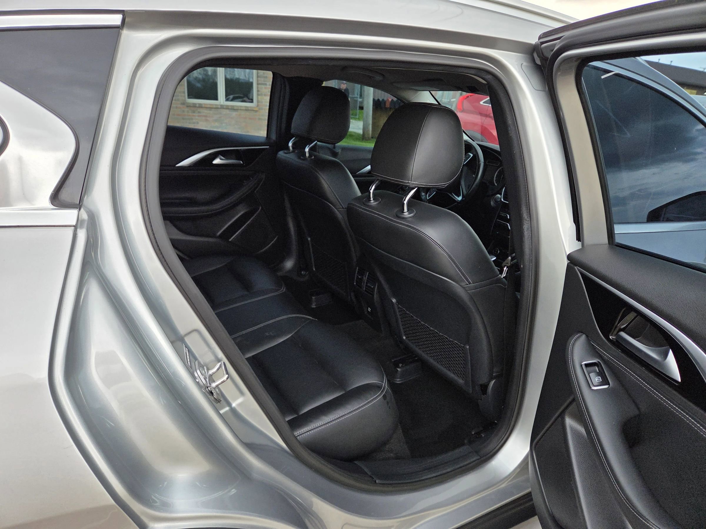 Used 2018 INFINITI QX30 AWD image 19