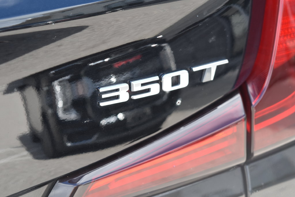 Used 2023 Cadillac XT4 Premium Luxury FWD image 7