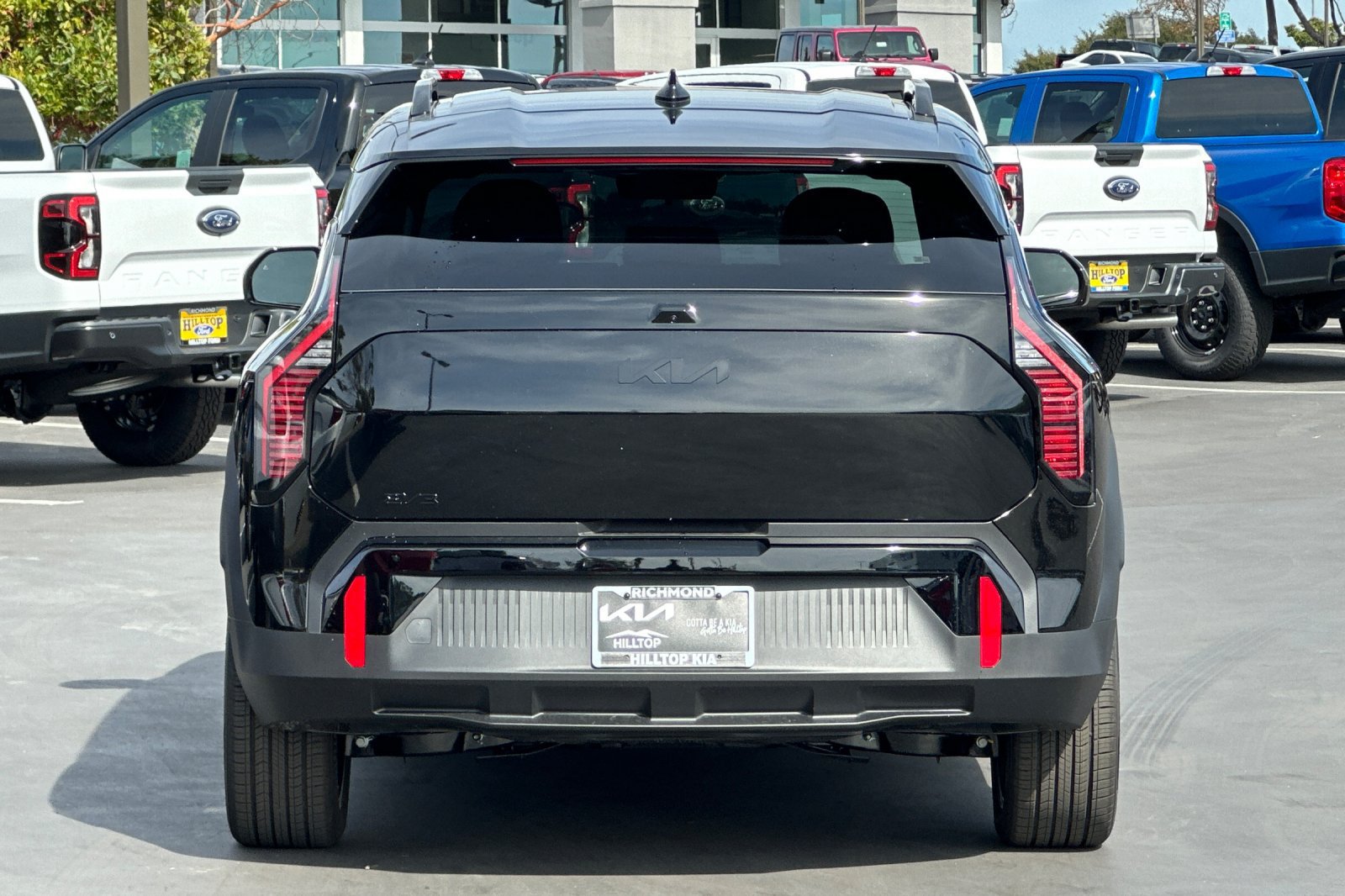 New 2027 Kia EV3 Wind FWD image 5