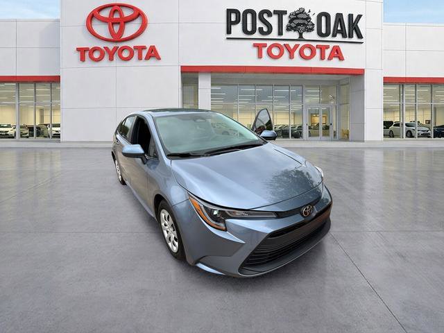 Used 2026 Toyota Corolla LE FWD image 5
