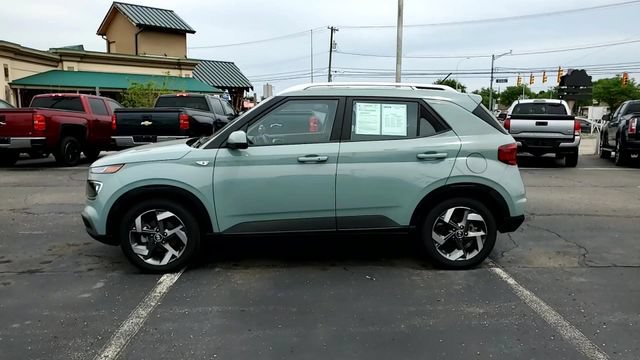 Used 2025 Hyundai Venue SEL FWD image 5