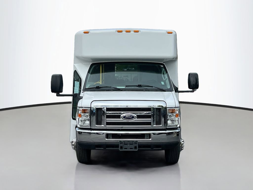 Used 2016 Ford E-450 and Econoline 450 Super Duty w/ Shuttle Bus Prep Package RWD image 2