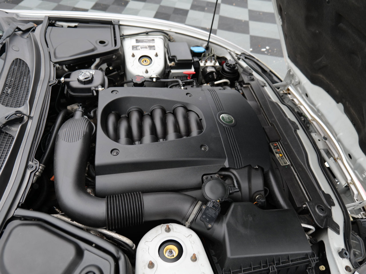 Used 2004 Jaguar XK8 Coupe image 51