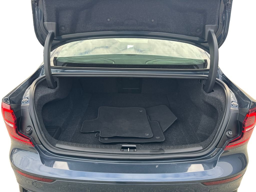 Certified 2025 Volvo S60 B5 Core image 5