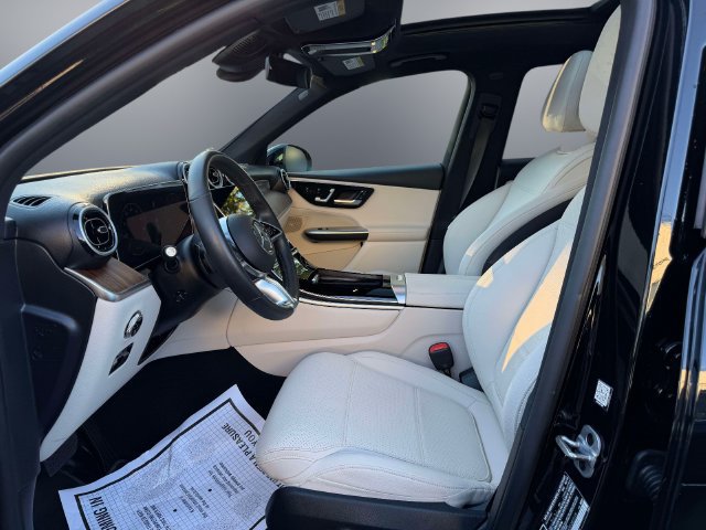 Used 2025 Mercedes-Benz GLC 300 4MATIC image 18
