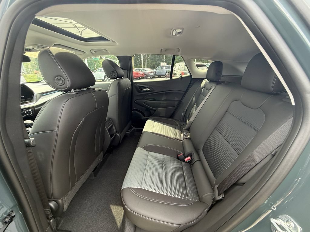 New 2026 Chevrolet Trax LT w/ Sunroof Package FWD image 22