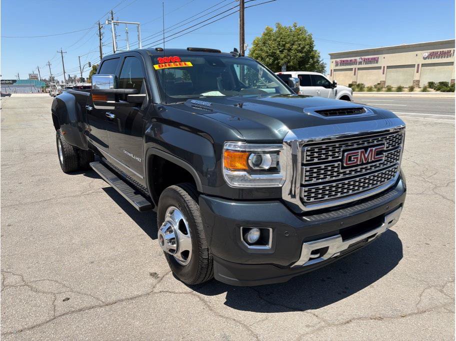 Used 2018 GMC Sierra 3500 Denali w/ Duramax Plus Package AWD/4WD image 3