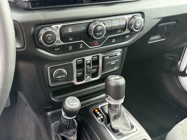 Used 2025 Jeep Wrangler Sport S image 21