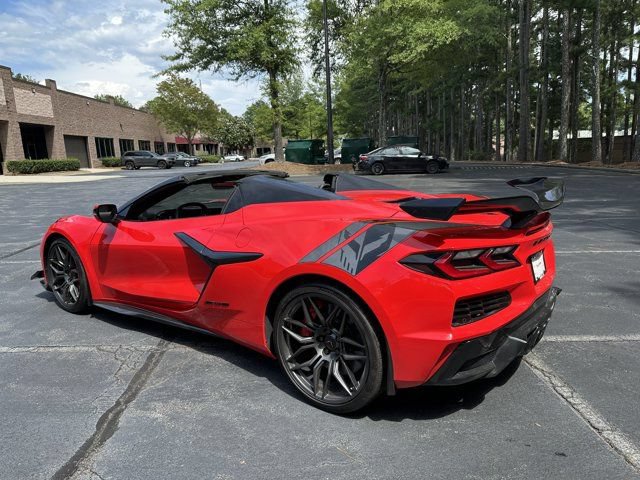 Used 2024 Chevrolet Corvette Z06 w/ Z07 Performance Package RWD image 6