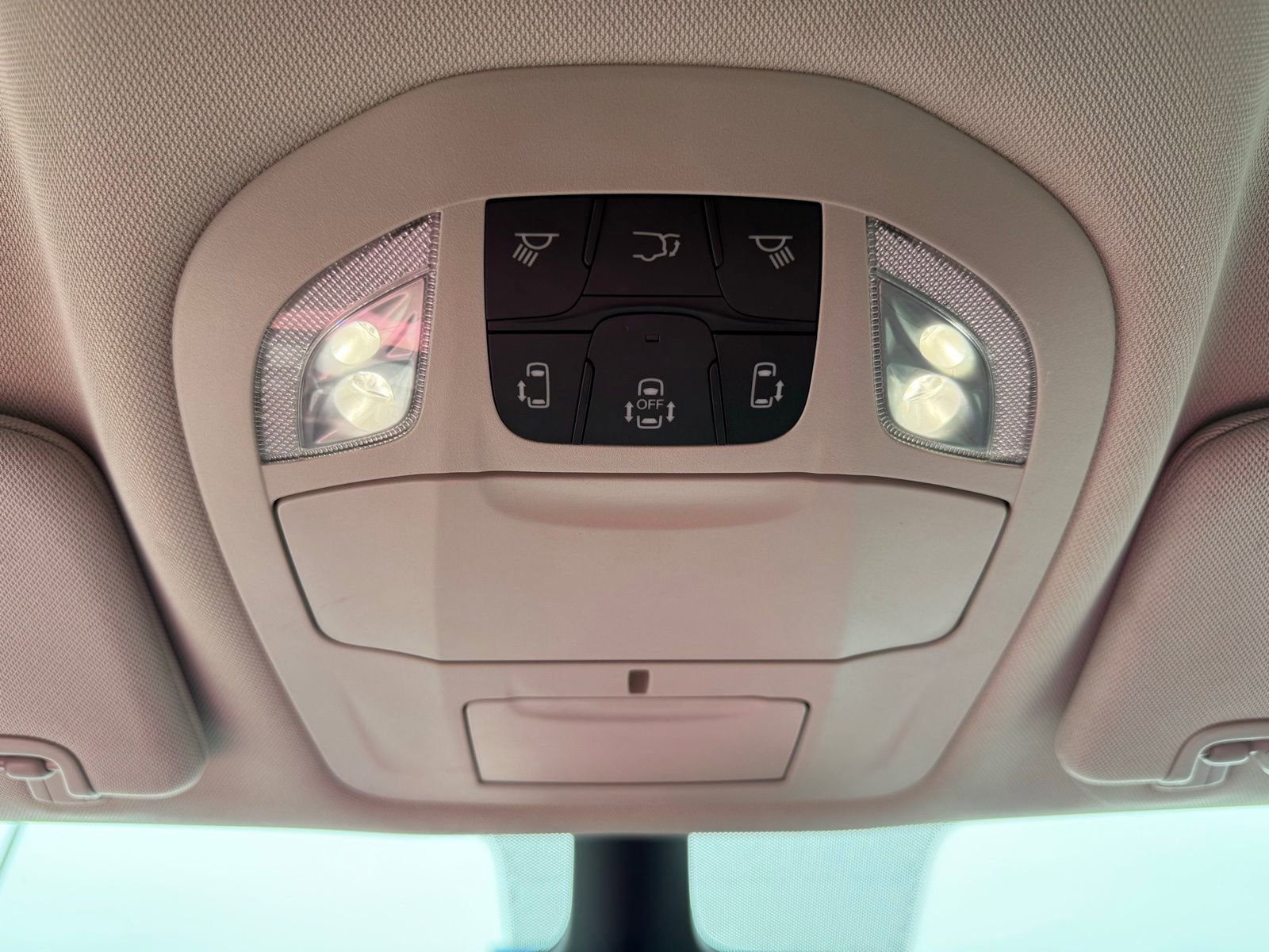 Used 2023 Chrysler Pacifica Touring-L image 20